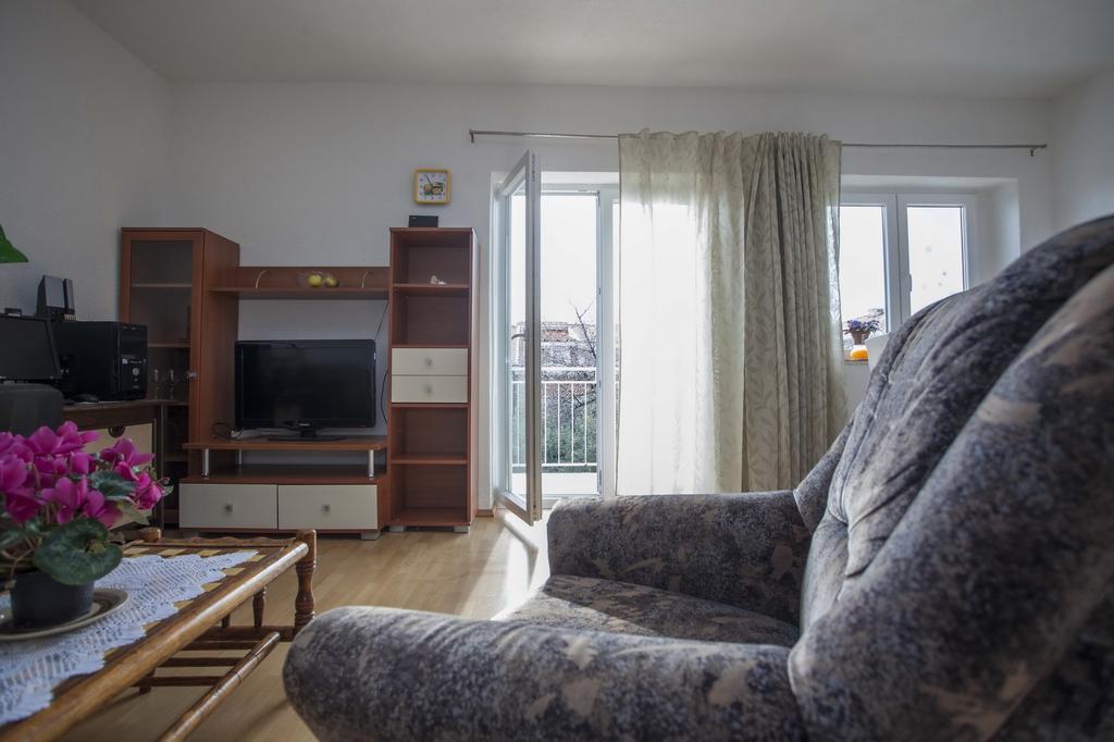 Apartments Dino Makarska Habitación foto